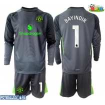 Manchester United Altay Bayindir #1 Keeper Bortedraktsett Barn 2025-26 Langermet (+ Korte bukser)